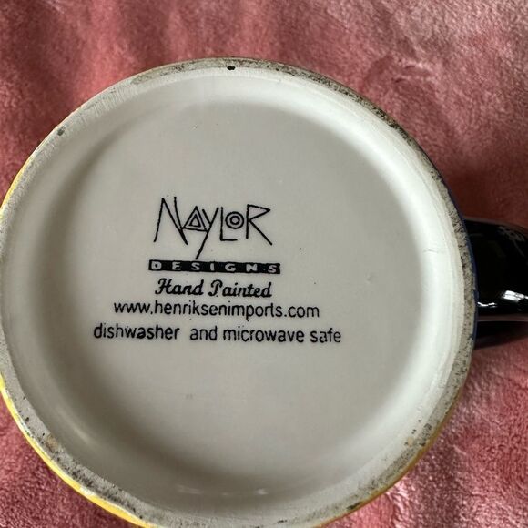 Naylor Yellow Labrador COFFEE CUP MUG HAND PAINTED dishwasher & microwave safe - Picture 3 of 4